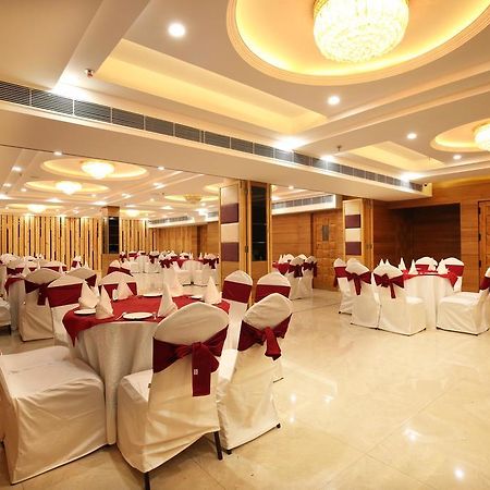 โรงแรมมินต์ พรีเมีย Zirakpur ภายนอก รูปภาพ