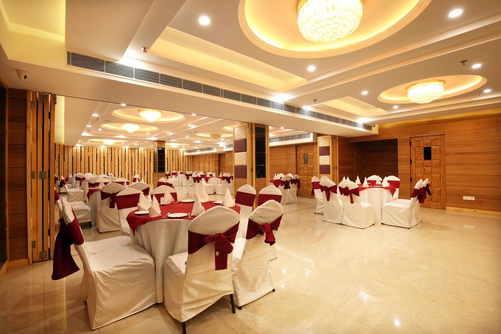 โรงแรมมินต์ พรีเมีย Zirakpur ภายนอก รูปภาพ