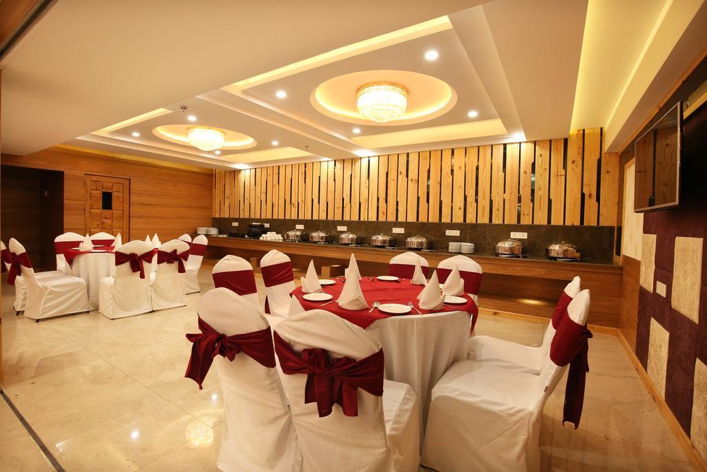 โรงแรมมินต์ พรีเมีย Zirakpur ภายนอก รูปภาพ
