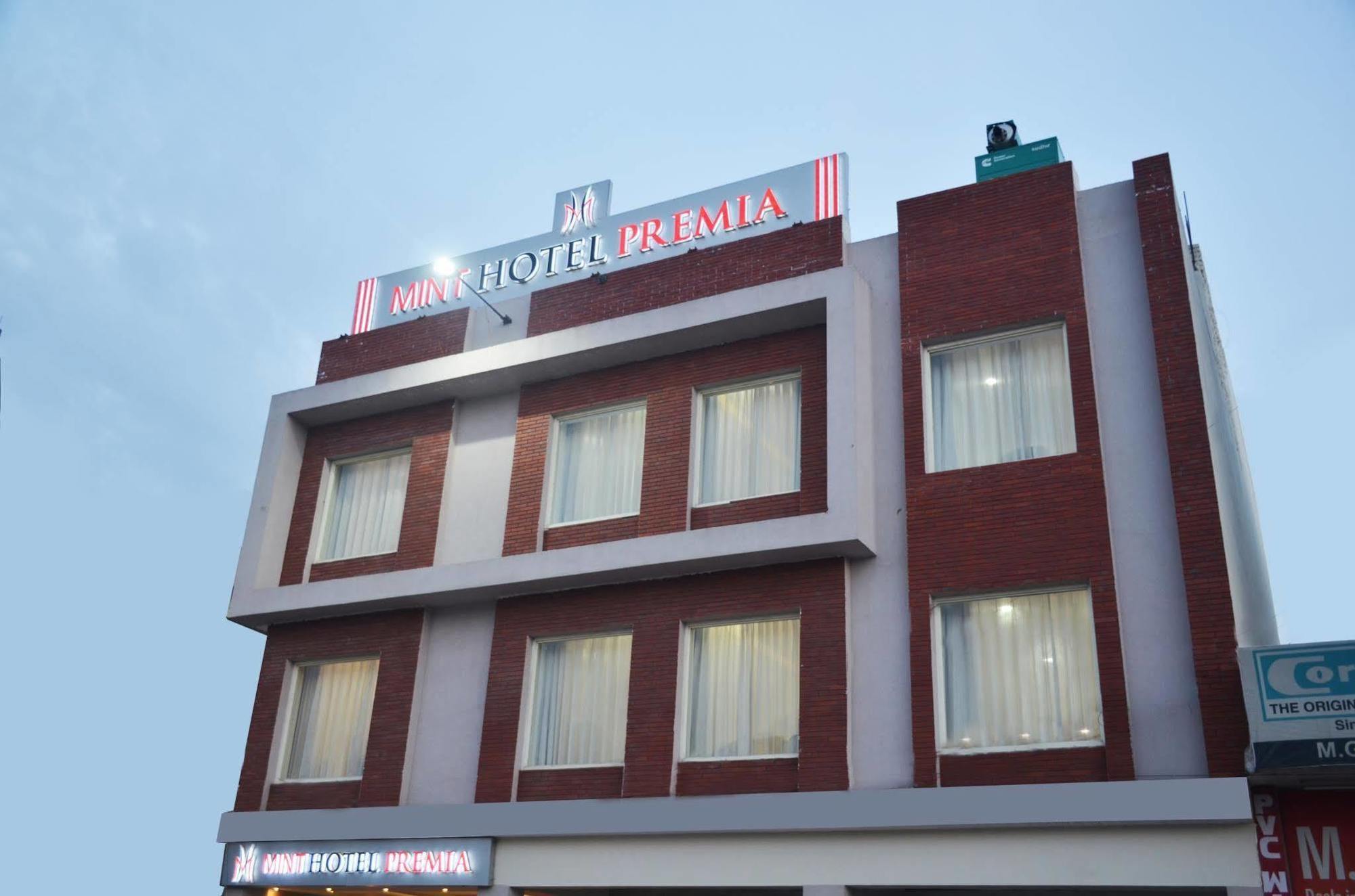 โรงแรมมินต์ พรีเมีย Zirakpur ภายนอก รูปภาพ