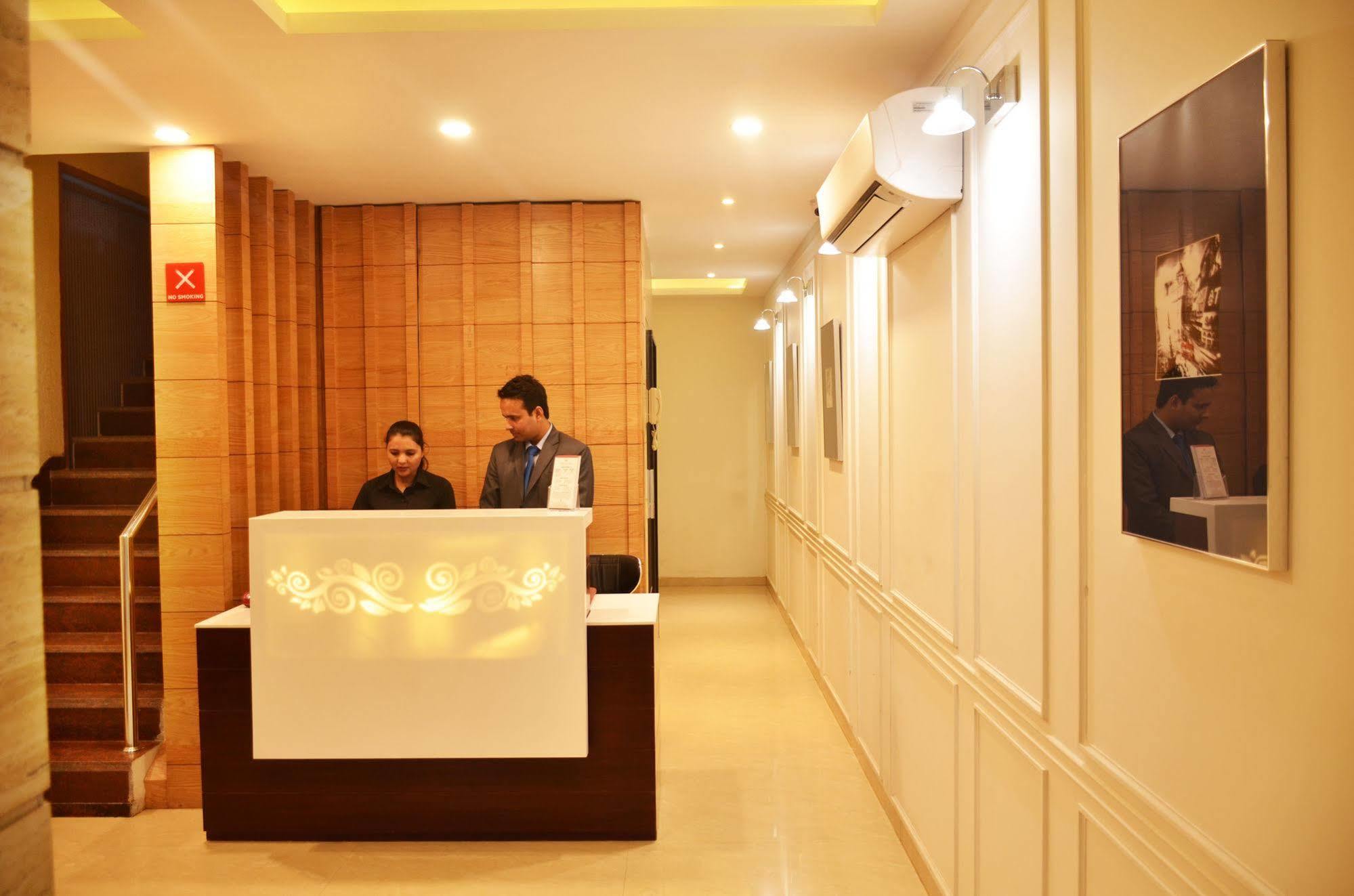 โรงแรมมินต์ พรีเมีย Zirakpur ภายนอก รูปภาพ